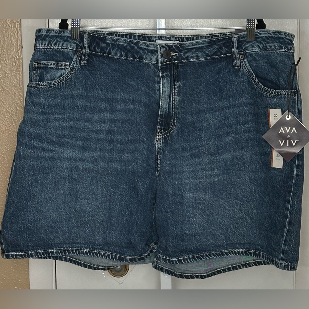 Ava & Viv Size 20W Denim Shorts NWT Mid Rise Relaxed Blue